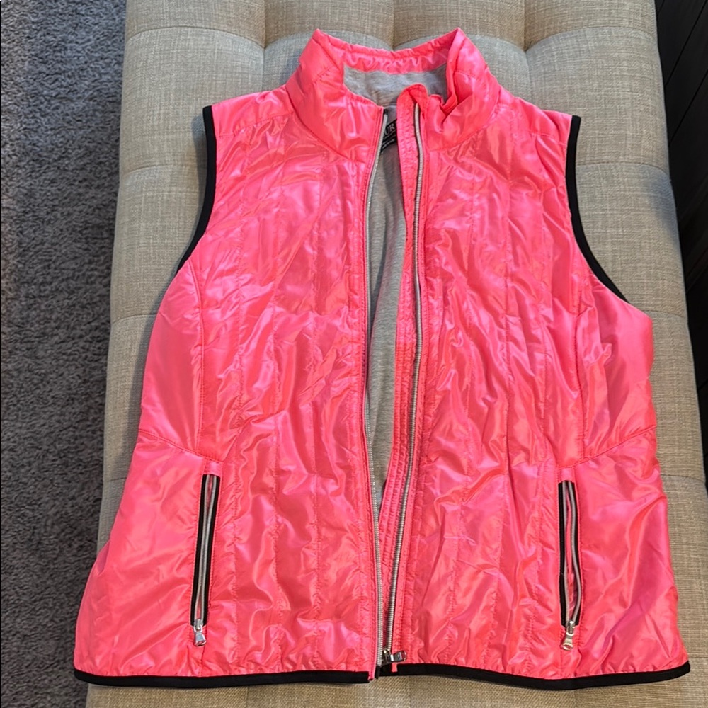 NWOT
Ralph Lauren Pink Quilted Vest with Water-Resistant Fabric